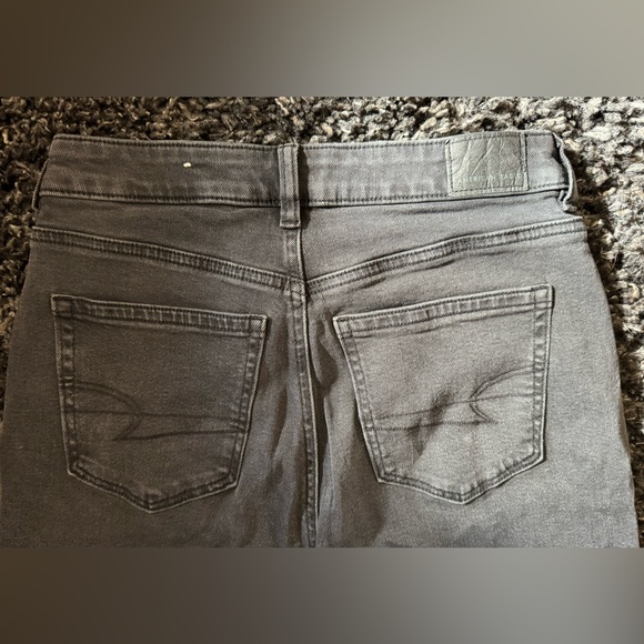AE Mom jeans. Size 4 Short. Soft black. - Picture 7 of 9